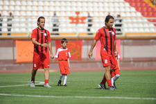 پیشنهاد الطلبه به علی کریمی/ ناکامی باشگاه عراقی در جذب کاپیتان‌های سرخ